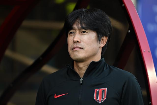 开云服务-徐正源：首次变阵四后卫很可惜 学习如何突破困难