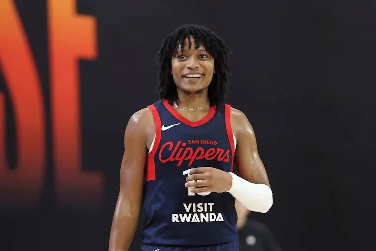 开云入口-泰泰-华盛顿全场出战10分钟，三分2中1得到3分1篮板2助攻